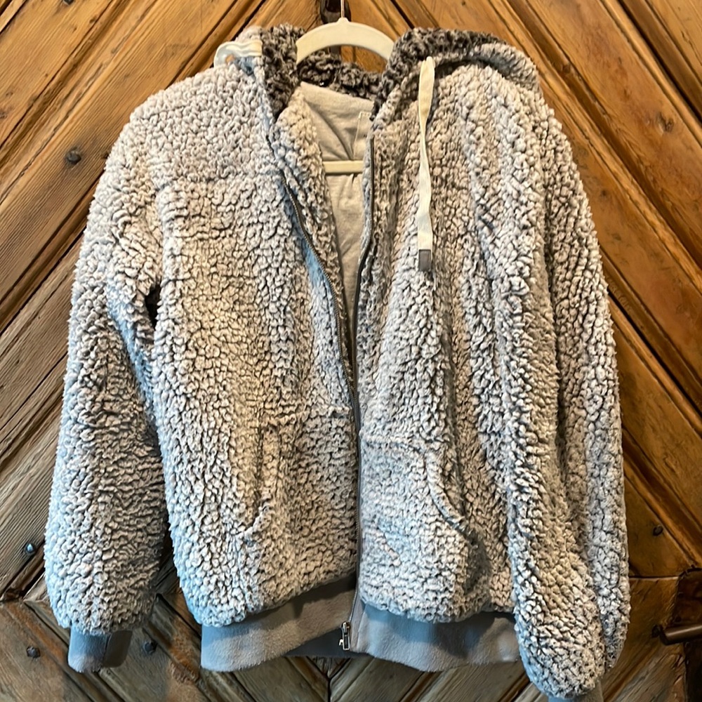 Fleece jacket size small